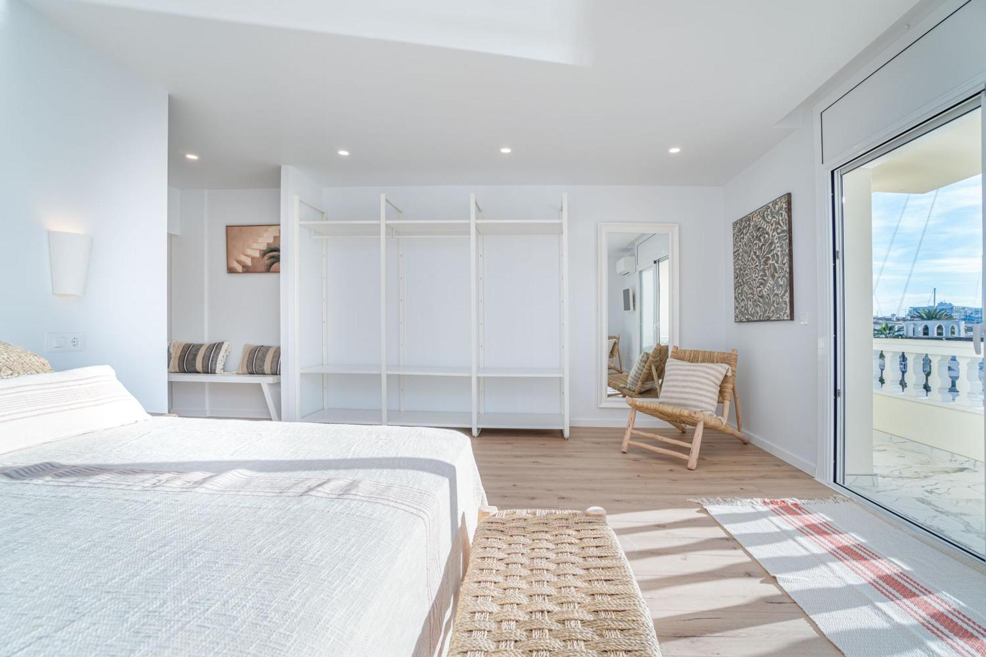 Moderno Apartamento Frente Al Canal Con Terrazas Leilighet Empuriabrava Eksteriør bilde