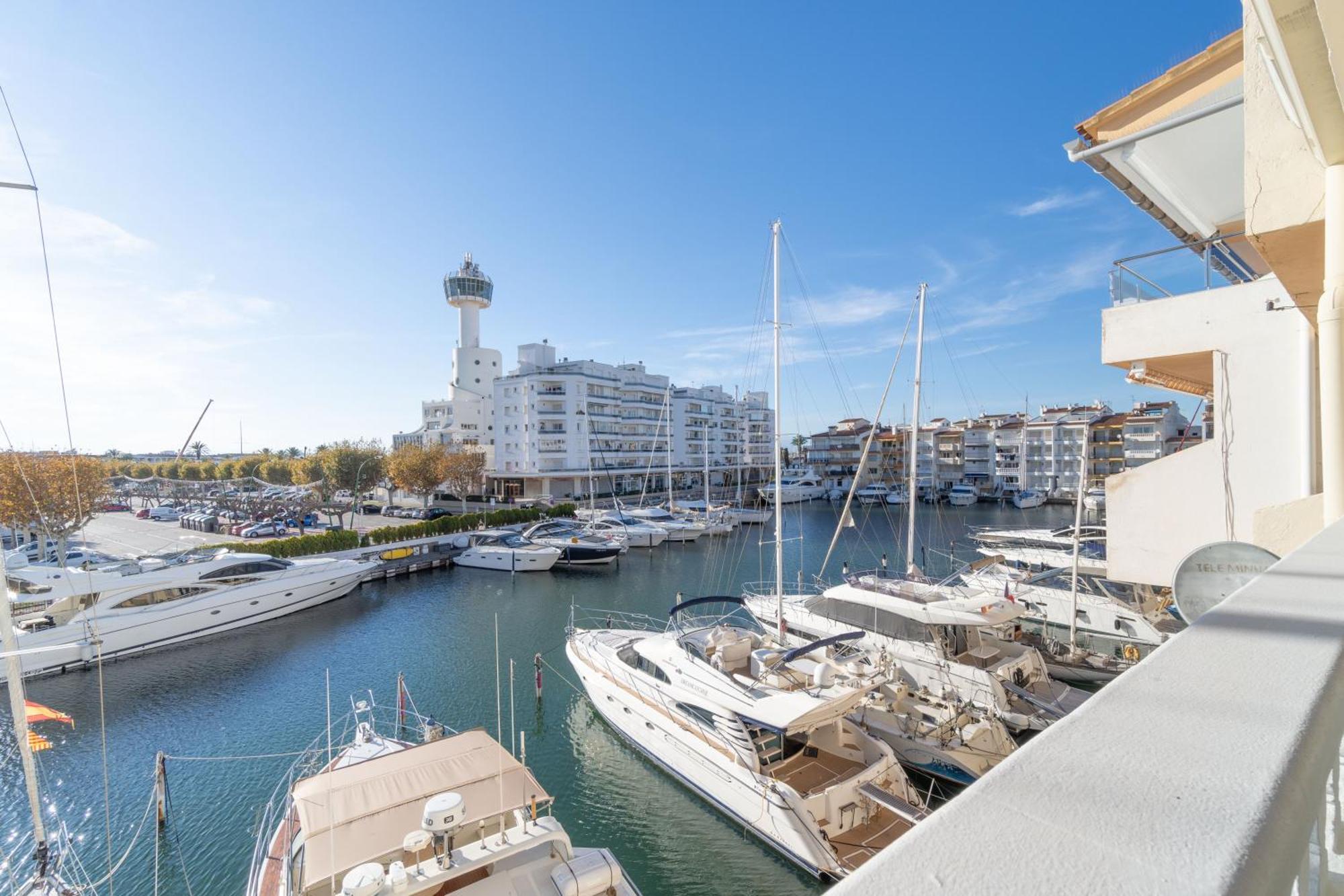 Moderno Apartamento Frente Al Canal Con Terrazas Leilighet Empuriabrava Eksteriør bilde