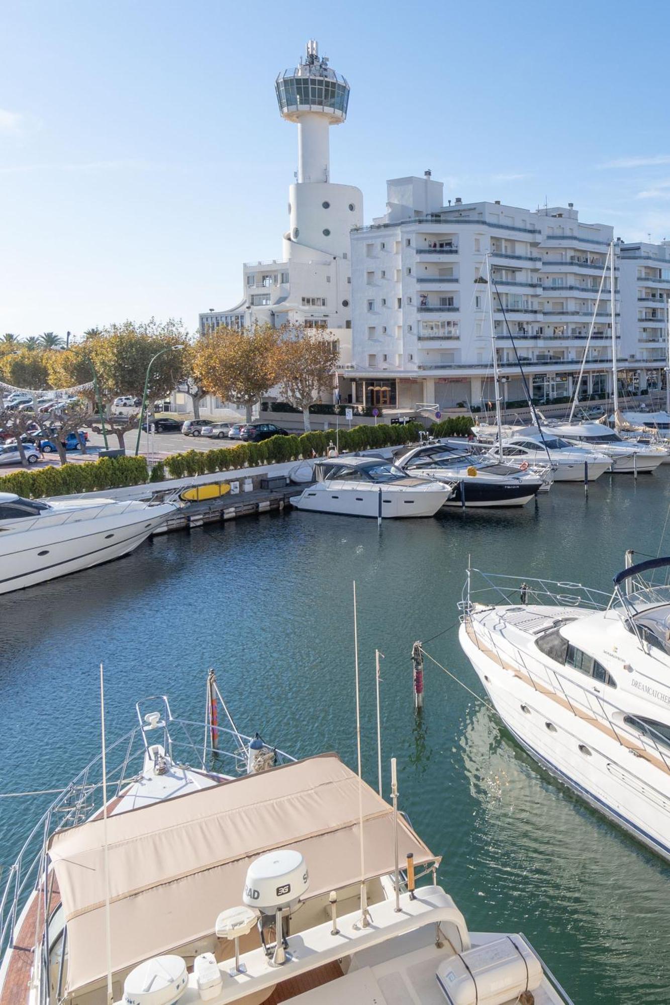 Moderno Apartamento Frente Al Canal Con Terrazas Leilighet Empuriabrava Eksteriør bilde
