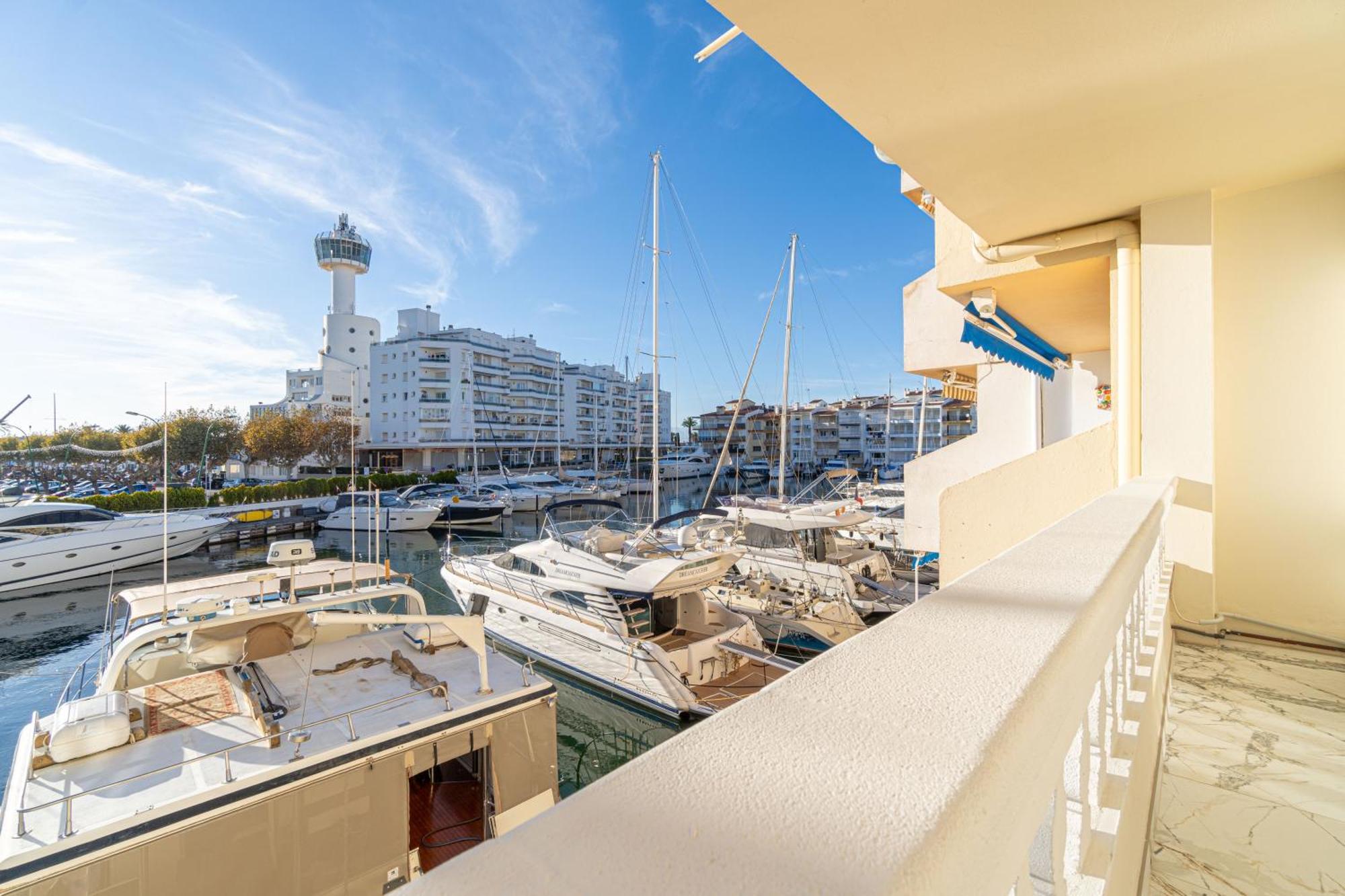 Moderno Apartamento Frente Al Canal Con Terrazas Leilighet Empuriabrava Eksteriør bilde